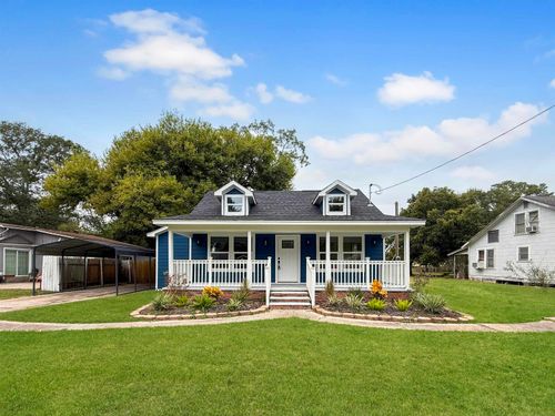 6371 Terrell St, Groves, TX, 77619-5258 | Card Image