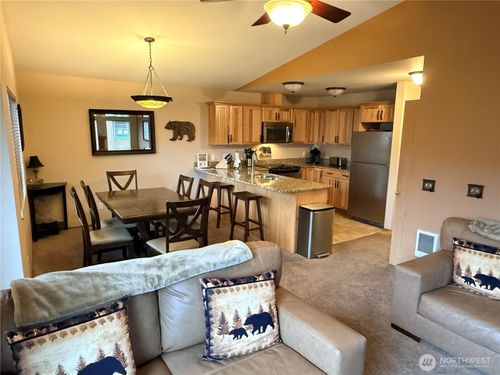g3-525 Alpine Pl, Leavenworth, WA, 98826-9388 | Card Image
