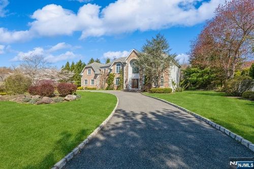6 Lone Cedar Way, Old Tappan, NJ, 07675-7462 | Card Image