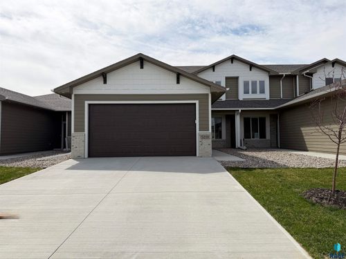 5219 E 67th St Street, Sioux Falls, SD, 57108 | Card Image