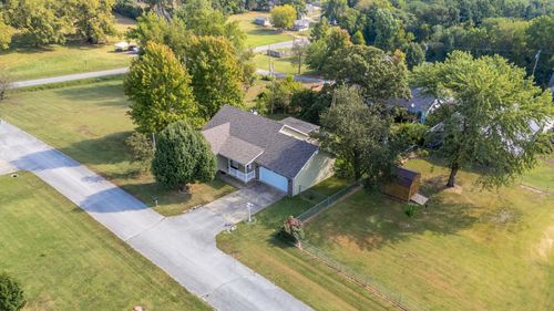 1308 Lakeview Cir, Stockton, MO, 65785-9394 | Card Image