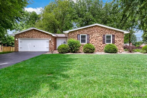 14 Matterhorn Dr, Glen Carbon, IL, 62034-1316 | Card Image