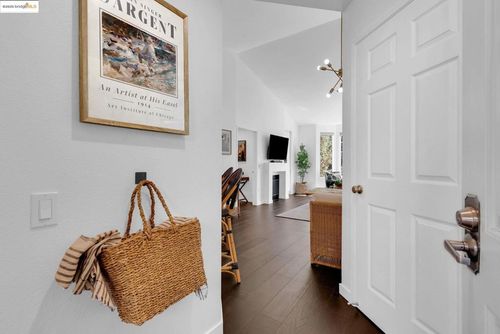180 Caldecott Ln, Oakland, CA, 94618-2400 | Card Image