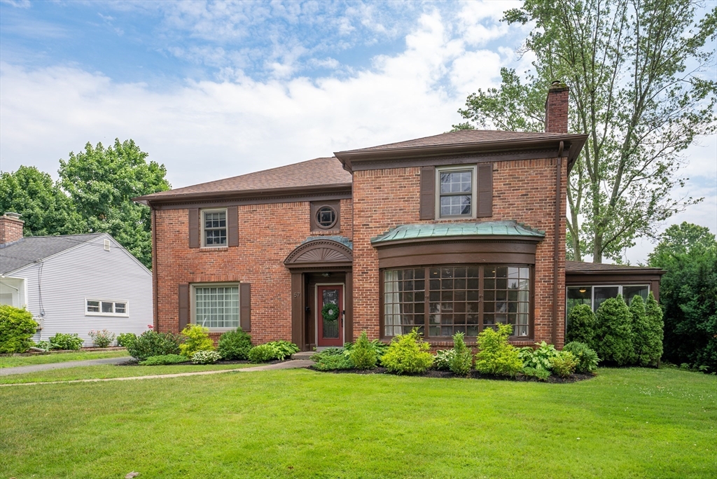 Clairmont St, Longmeadow, MA 01106