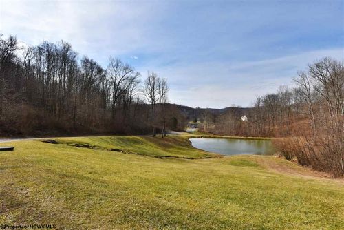 11 Skyview Dr, Mount Clare, WV, 26408-9721 | Card Image