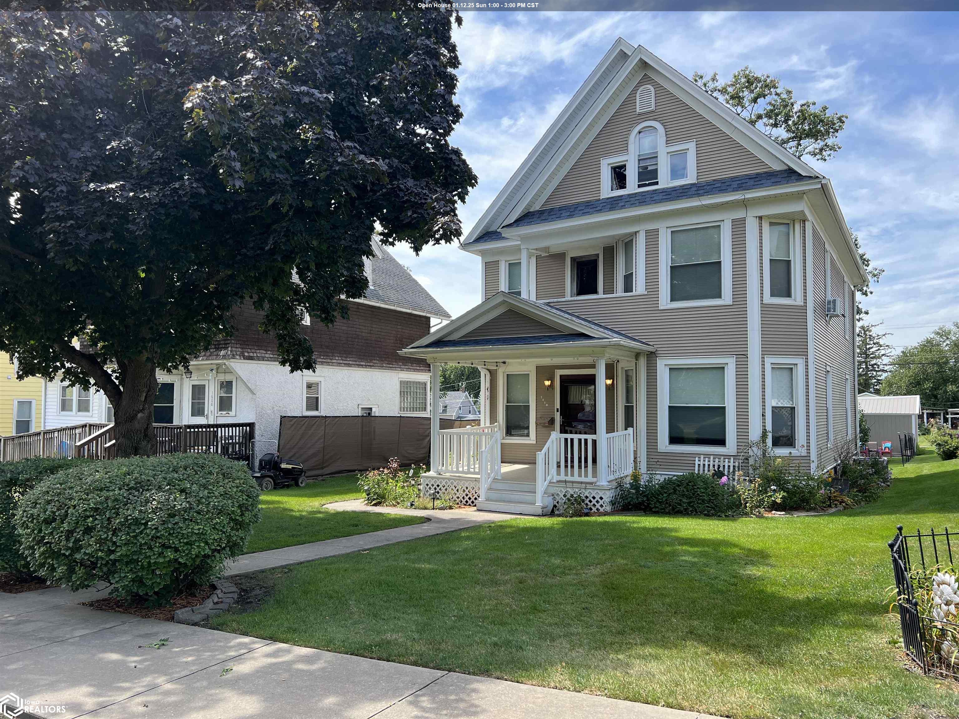 8th Ave, Belle Plaine, IA 52208
