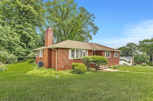 42 Cecilia Dr, Wayne, NJ, 07470-4605 | Card Image