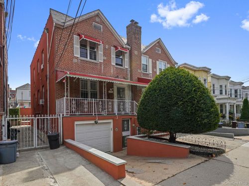 4450 Matilda Ave, Bronx, NY, 10470-1503 | Card Image