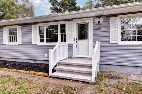 2505 Low Ground Rd, Hayes, VA, 23072-4502 | Card Image