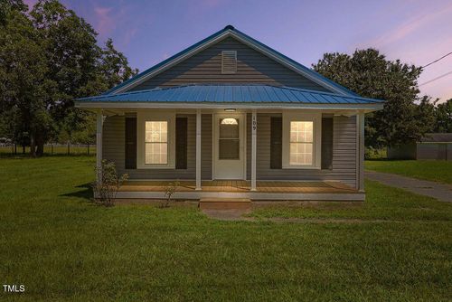 109 Mason St, Erwin, NC, 28339-2901 | Card Image
