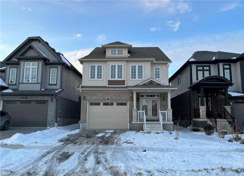 286 Buttonbush St, Waterloo, ON, N2V0B2 | Card Image
