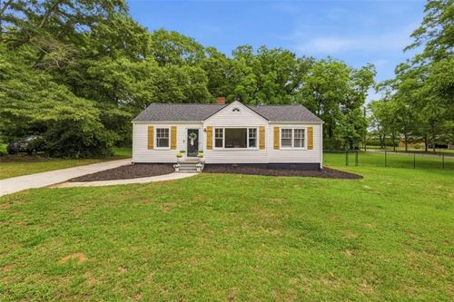 186 S Forest Ave, Social Circle, GA, 30025-2900 | Card Image