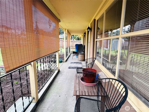 15326 Ashworth Pl N, Shoreline, WA, 98133-6238 | Card Image