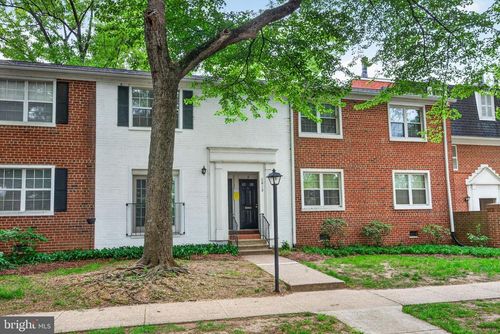 d-2812 S Wakefield St, ARLINGTON, VA, 22206-1114 | Card Image