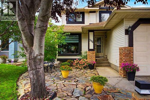 311 Douglasbank Green Se, Calgary, AB, T2Z1V7 | Card Image