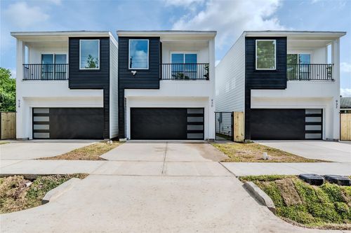 1911 Dewalt St, Houston, TX, 77088-4717 | Card Image