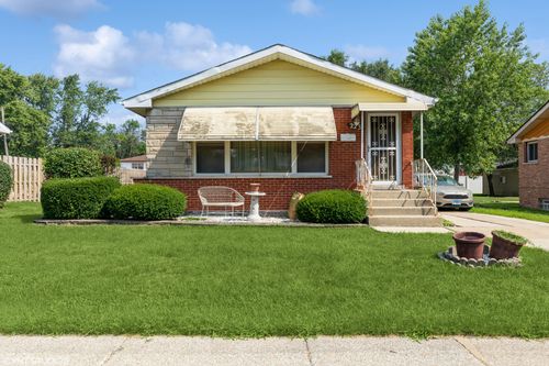 223 Lynn Ln, Chicago Heights, IL, 60411-1055 | Card Image