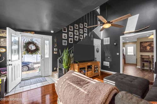 932 Lynnwood Ave, Brick, NJ, 08723-6179 | Card Image