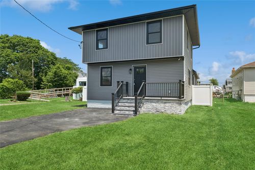 738 Pecan St, Lindenhurst, NY, 11757-5640 | Card Image