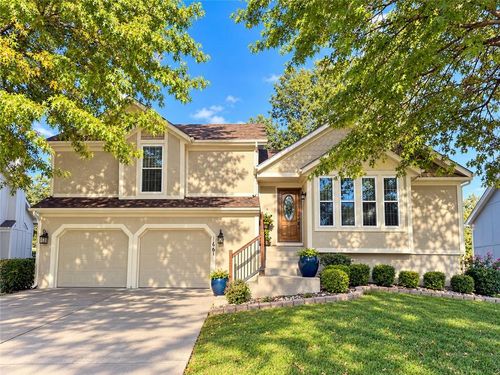 1164 E Meadow Ln, Olathe, KS, 66062-5744 | Card Image
