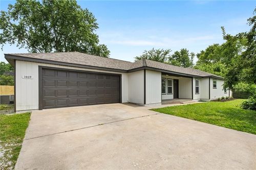 1409 N Arkansas St, Rogers, AR, 72756-2503 | Card Image