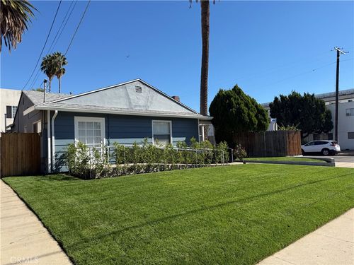 7402 Haskell Ave, Van Nuys, CA, 91406-3204 | Card Image