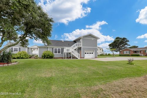 125 Pelican Ln, Harkers Island, NC, 28531-9654 | Card Image
