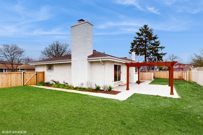 384 E Aberdeen Ct, House other with 3 bedrooms, 3 bathrooms and 2 parking in Elmhurst IL | Image 26