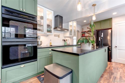 1512 Eason, Waterford, MI, 48328-1211 | Card Image