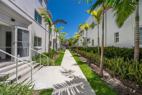 6-1519 Pennsylvania Ave, Miami Beach, FL, 33139-3657 | Card Image