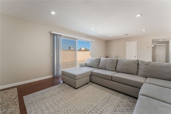 1909 E Oakey Blvd, House other with 3 bedrooms, 2 bathrooms and 4 parking in Las Vegas NV | Image 7