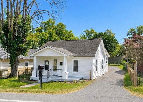 597 Long Hollow Pike, Gallatin, TN, 37066-2629 | Card Image