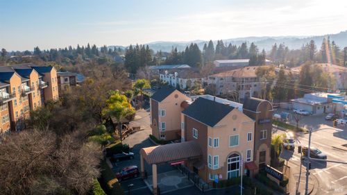 178 Dry Creek Rd, Healdsburg, CA, 95448-4702 | Card Image