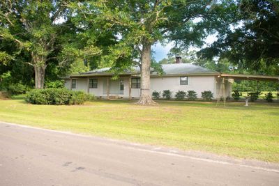 420 County Road 4560, House other with 3 bedrooms, 2 bathrooms and null parking in Spurger TX | Image 1