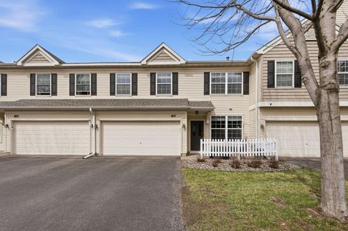 857 Braunworth Ct, Chaska, MN, 55318-3242 | Card Image