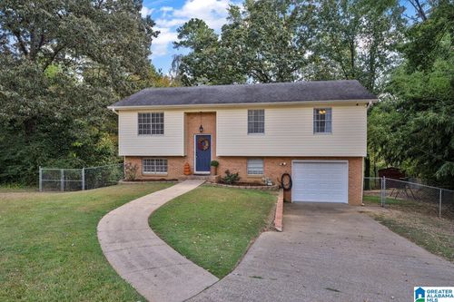 201 Gardenbrook Cir, GARDENDALE, AL, 35071-2321 | Card Image