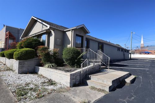 307 E Broadway St, Campbellsville, KY, 42718-2003 | Card Image