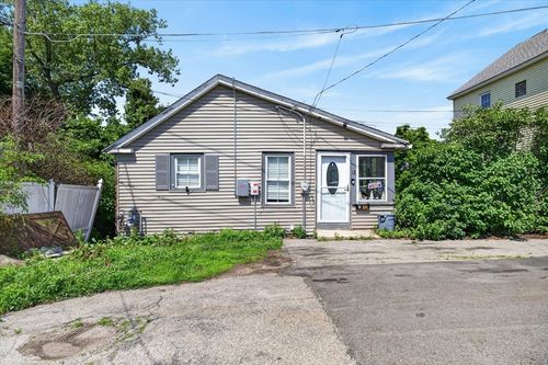 12 River Ct, Webster, MA, 01570-4327 | Card Image