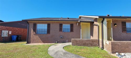 9542 Lake Park Dr, THONOTOSASSA, FL, 33592-3522 | Card Image