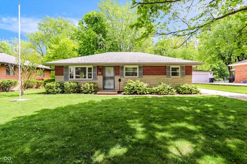 621 4th Ave, Beech Grove, IN, 46107-2201 | Card Image
