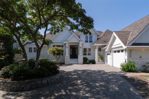 2050 Troon Crt, Victoria, BC, V9B6R6 | Card Image