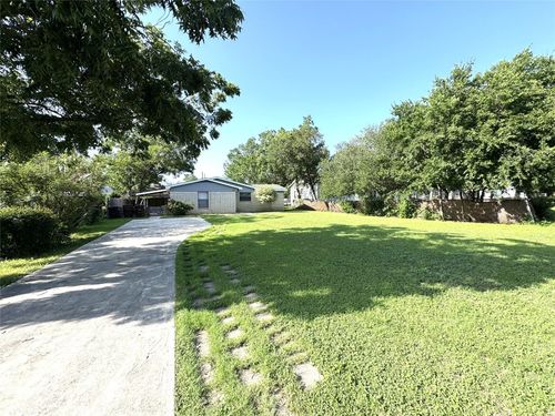 1130 Bois Darc St, Lockhart, TX, 78644-1916 | Card Image