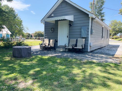 902 E Main St, Clayton, NC, 27520-2630 | Card Image