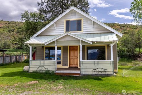 511 Bluff St, Winthrop, WA, 98862 | Card Image