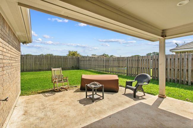 311 E Galveston St, House other with 3 bedrooms, 2 bathrooms and null parking in Giddings TX | Image 29
