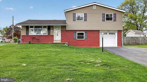15 Buckthorn Dr, Carlisle, PA, 17015-4304 | Card Image