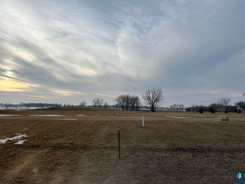 185 Lake Ridge Dr, Wentworth, SD, 57075-7373 | Card Image
