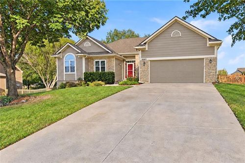 8503 Timber Trails Dr, De Soto, KS, 66018-7112 | Card Image