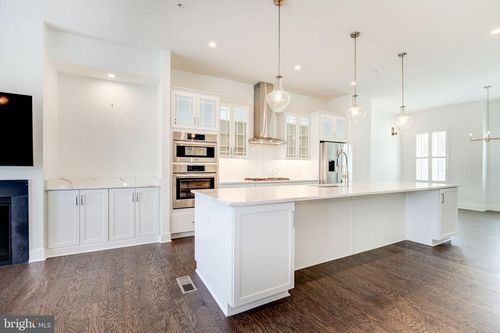 10124 Dalmatian St, ROCKVILLE, MD, 20850-4895 | Card Image