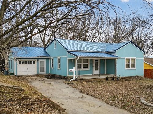 175 Emerson Ave, Bonner Springs, KS, 66012-1113 | Card Image